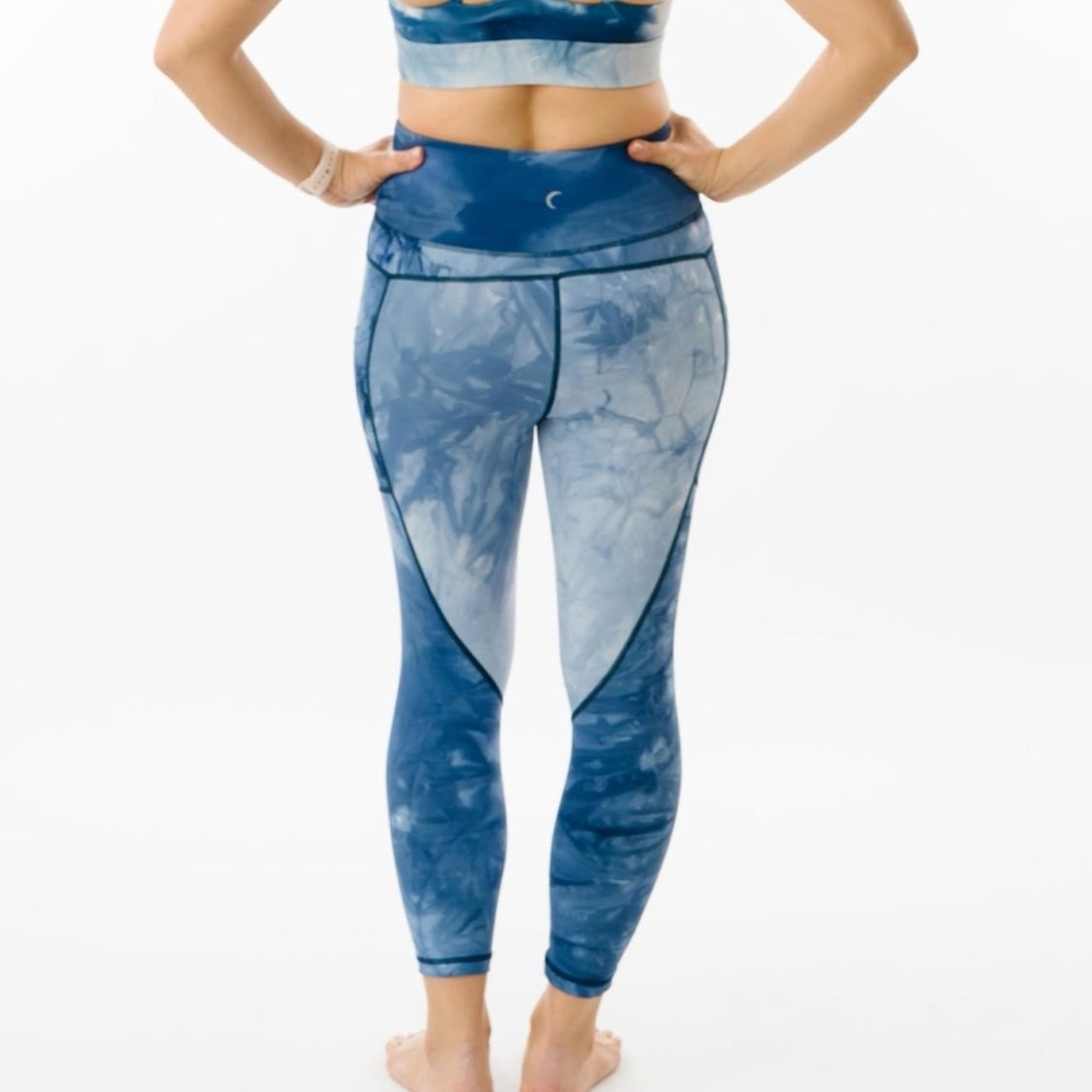 ZYIA Navy Hendrix Pocket Light n Tight Hi-Rise Capri 20” (6-8) NWT 1880 - Picture 3 of 13